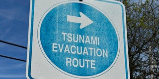 Tsunami evacuation route sign