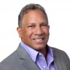 Carlos Garcia headshot
