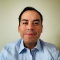 Jose Santos headshot